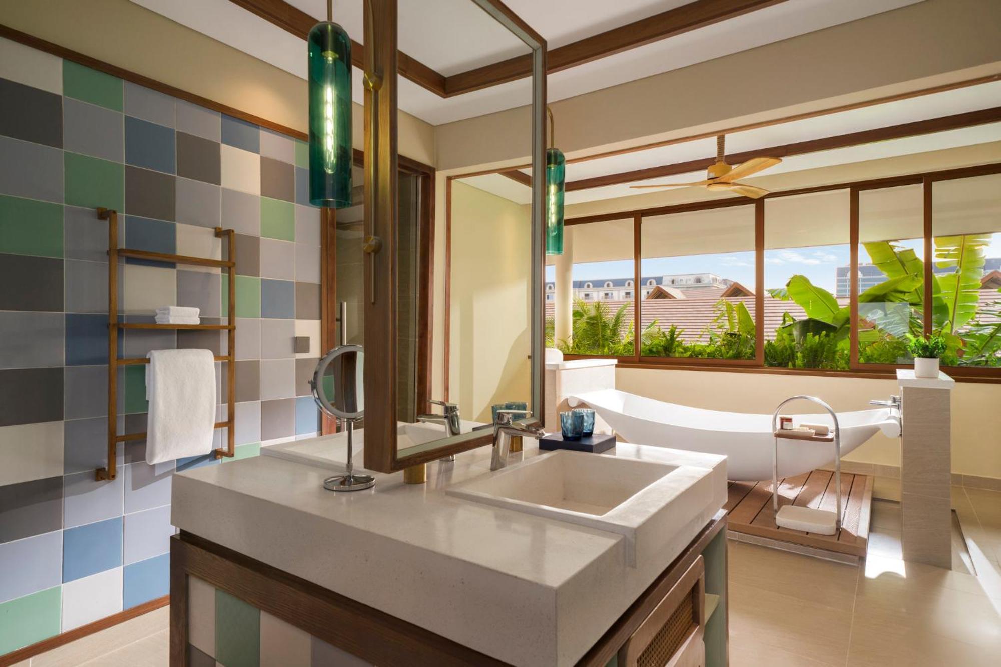 Voco Quang Binh Resort By Ihg ドンホイ エクステリア 写真