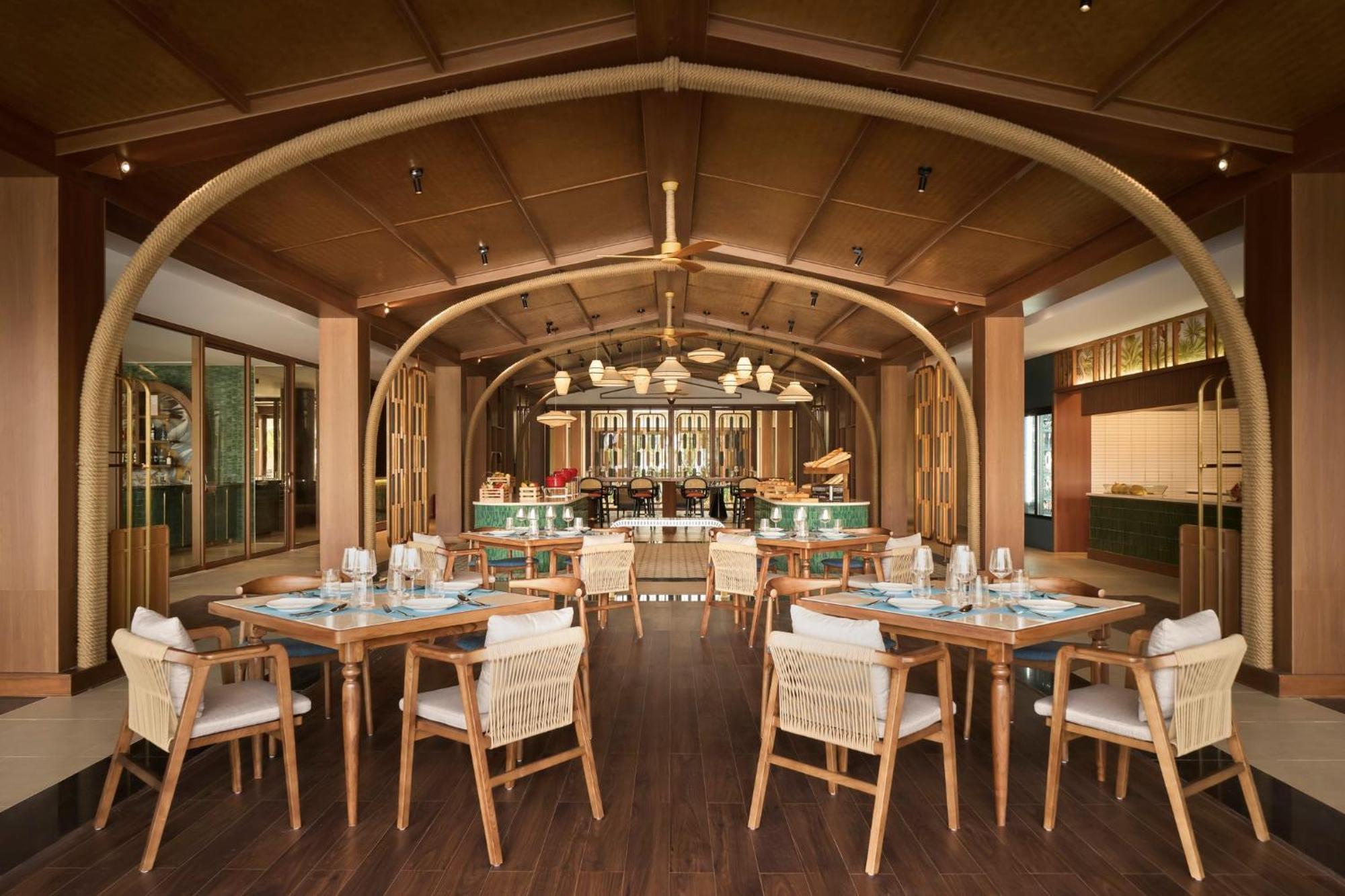 Voco Quang Binh Resort By Ihg ドンホイ エクステリア 写真